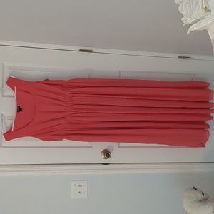 Torrid Plus Size 1X Coral Peach Pink Pleated Chiffon Stretch Maxi Dress.